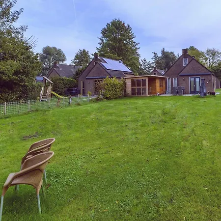 Holiday home Beautiful Detached House With Large Garden Inewijk *