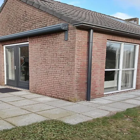 Beautiful Detached House With Large Garden Inewijk Ferienhaus Ewijk