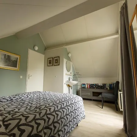 Beautiful Detached House With Large Garden Inewijk Ferienhaus